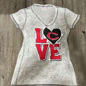 Cincinnati Reds Love Graphic Tee